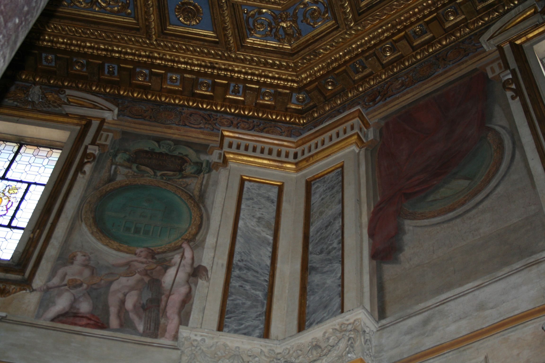 Battistero Lateranense tondo con la Basilica di S. Giovanni in Laterano